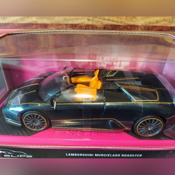 Lamborghini Murcielago Roadster - Picture 2 of 8